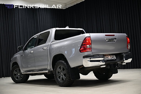 Toyota HiLux 4 of 30