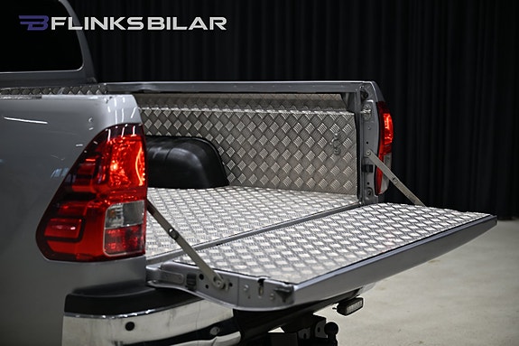 Toyota HiLux 6 of 30