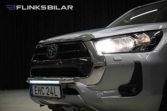 Toyota HiLux 13 of 30