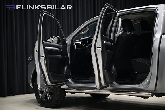 Toyota HiLux 8 of 30