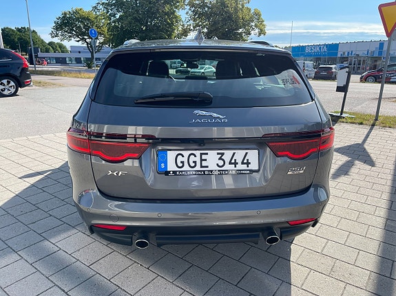 Jaguar XF 6 of 27