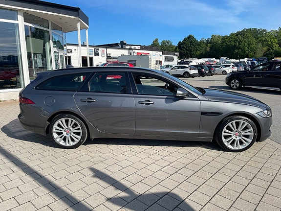 Jaguar XF 4 of 27
