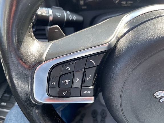 Jaguar XF 25 of 27