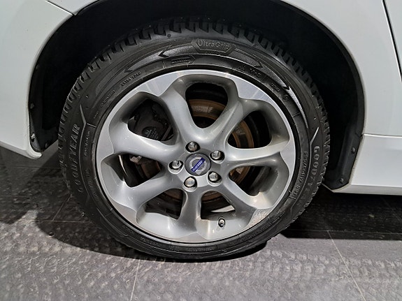 Volvo V60 14 of 14