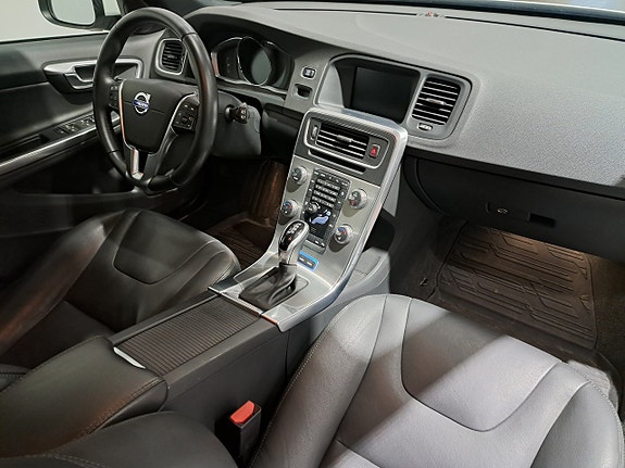 Volvo V60 7 of 14