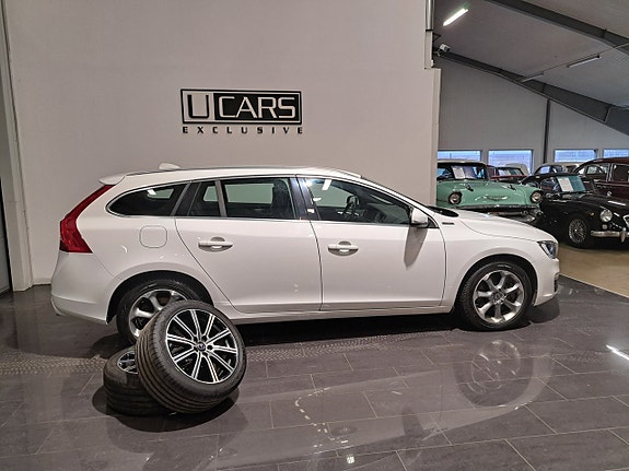 Volvo V60 3 of 5