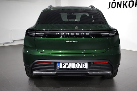 Porsche Macan 4 5 of 5