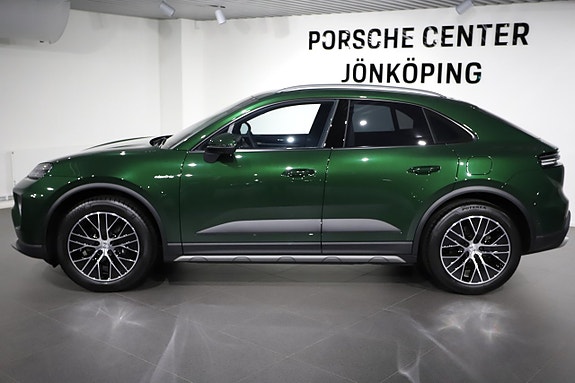 Porsche Macan 4 2 of 5