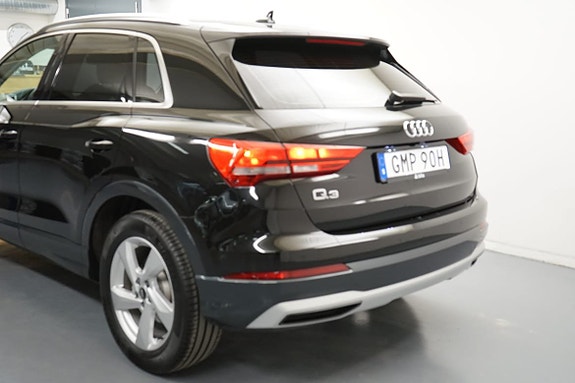 Audi Q3 3 of 17