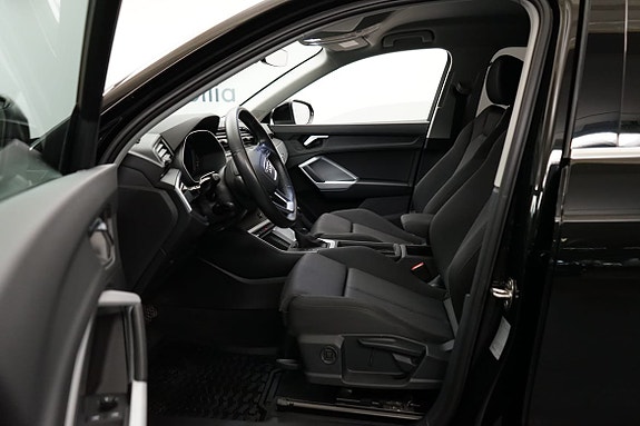 Audi Q3 4 of 17