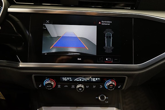 Audi Q3 12 of 17
