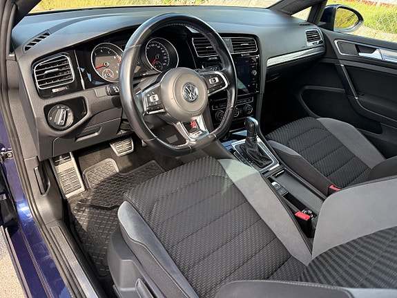 Volkswagen Golf VII 7 of 11