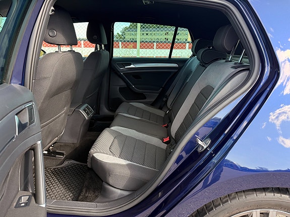 Volkswagen Golf VII 10 of 11