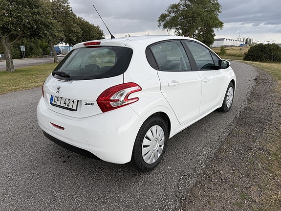 Peugeot 208 4 of 5