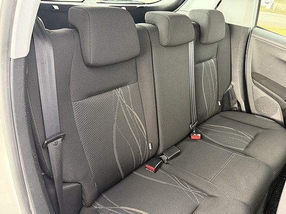 Peugeot 208 13 of 15