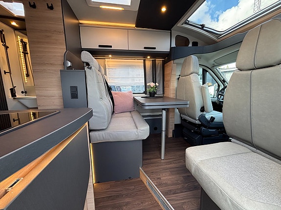 Knaus Live TI 650 MEG Black Selection Långbäddar - Automat - B-kort - Smidig - 7M - 3500kg 9 of 22