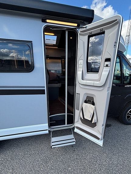 Knaus Live TI 650 MEG Black Selection Långbäddar - Automat - B-kort - Smidig - 7M - 3500kg 8 of 22
