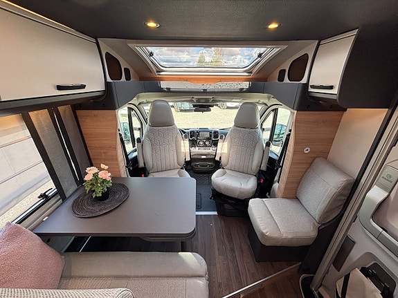 Knaus Live TI 650 MEG Black Selection Långbäddar - Automat - B-kort - Smidig - 7M - 3500kg 22 of 22