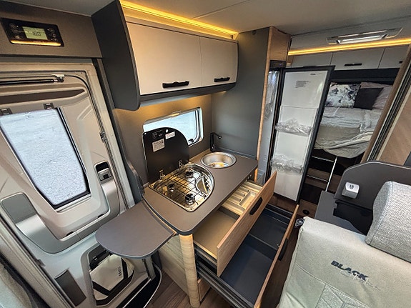 Knaus Live TI 650 MEG Black Selection Långbäddar - Automat - B-kort - Smidig - 7M - 3500kg 14 of 22