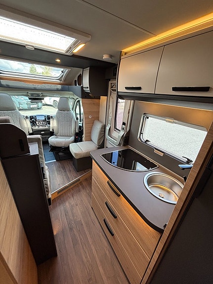 Knaus Live TI 650 MEG Black Selection Långbäddar - Automat - B-kort - Smidig - 7M - 3500kg 21 of 22