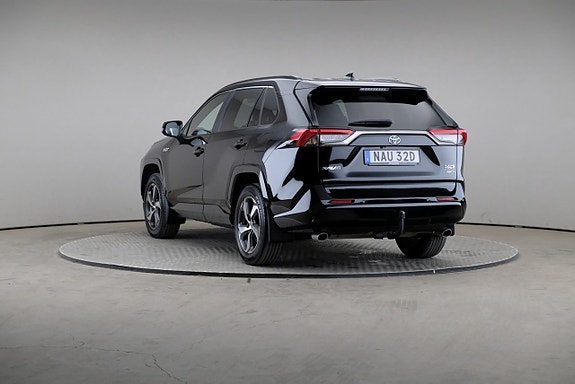 Toyota RAV4 Plug-in Hybrid 2 of 5