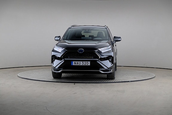 Toyota RAV4 Plug-in Hybrid 3 of 5