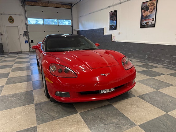Chevrolet Corvette 4 of 5