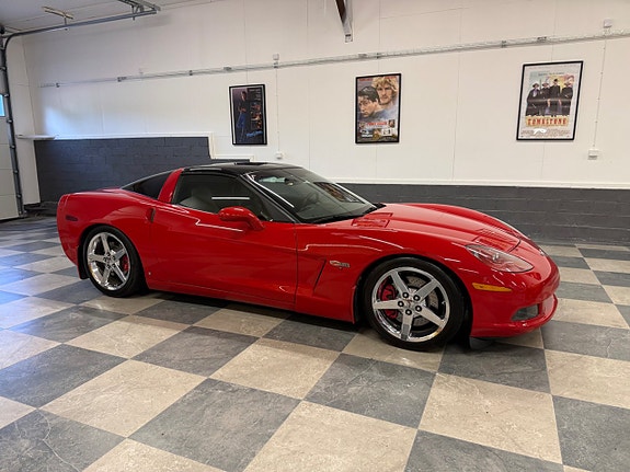 Chevrolet Corvette 2 of 5