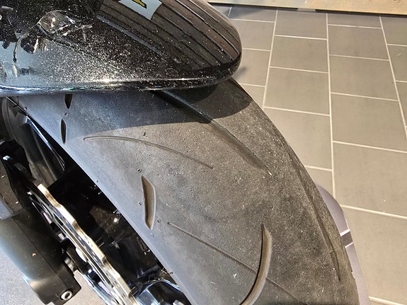 Kawasaki Z650 med Akrapovic helsystem 15 of 16
