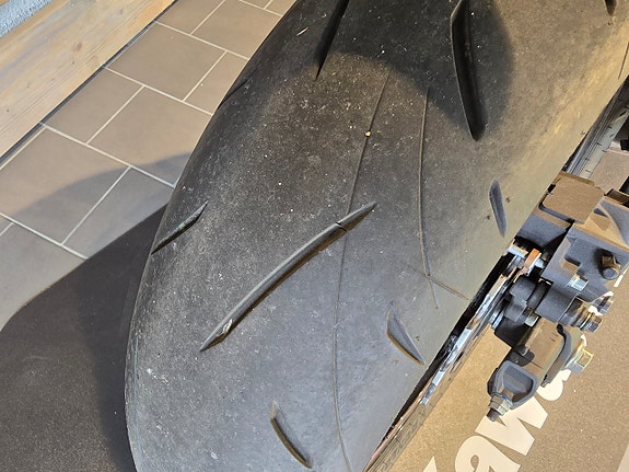 Kawasaki Z650 med Akrapovic helsystem 14 of 16