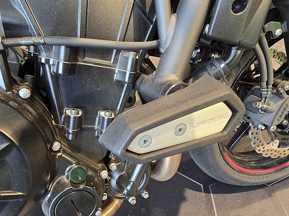 Kawasaki Z650 med Akrapovic helsystem 8 of 16