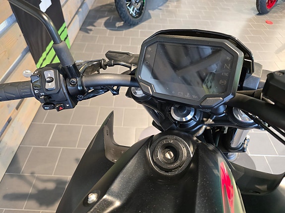 Kawasaki Z650 med Akrapovic helsystem 5 of 16