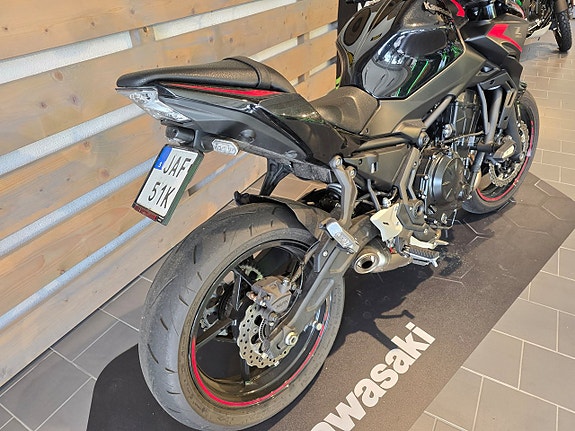 Kawasaki Z650 med Akrapovic helsystem 2 of 16