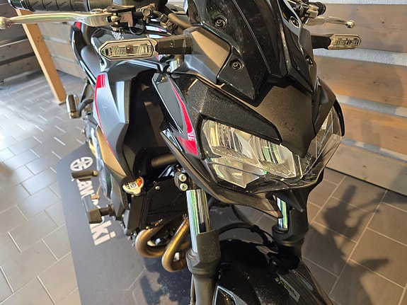 Kawasaki Z650 med Akrapovic helsystem 10 of 16