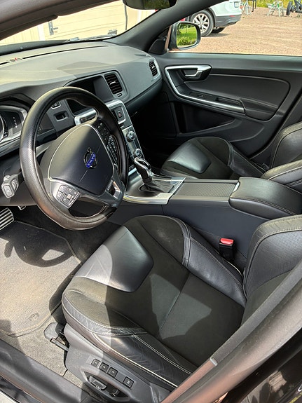 Volvo S60 7 of 13