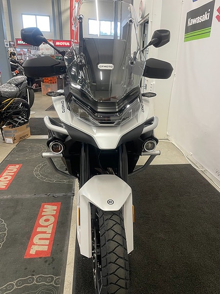 CFMOTO 800MT-ES "Ny modell med elektronisk fjädring" 6 of 6