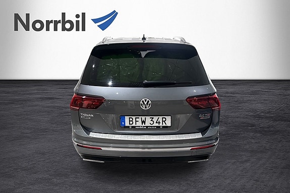 Volkswagen Tiguan Allspace 4 of 5