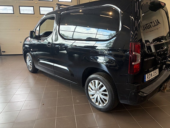 Peugeot Partner 2 of 17