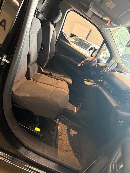 Peugeot Partner 8 of 17