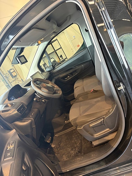 Peugeot Partner 7 of 17