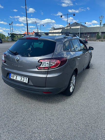 Renault Megane III 3 of 5