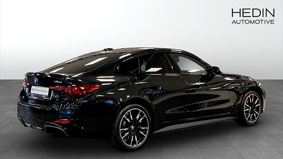 BMW i4 2 of 8
