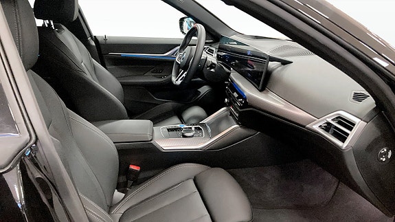 BMW i4 3 of 8