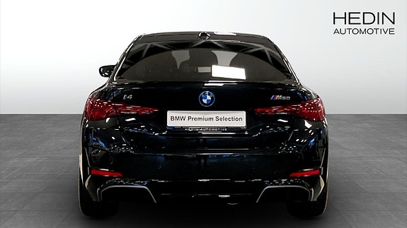 BMW i4 7 of 8