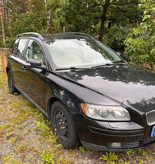 Volvo V50 3 of 5