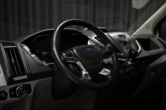 Ford Transit 13 of 24