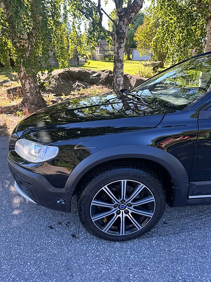 Volvo XC70 3 of 5