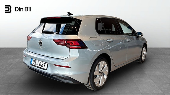 Volkswagen Golf VIII 3 of 12