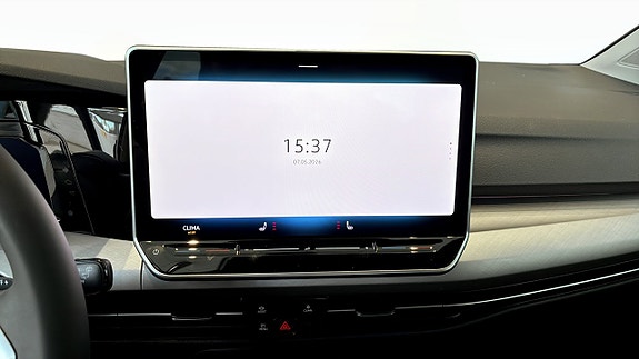 Volkswagen Golf VIII 9 of 12