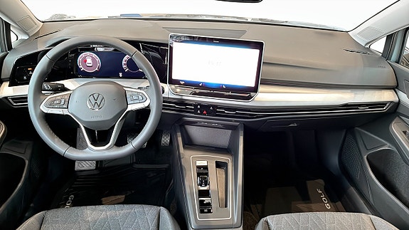 Volkswagen Golf VIII 10 of 12